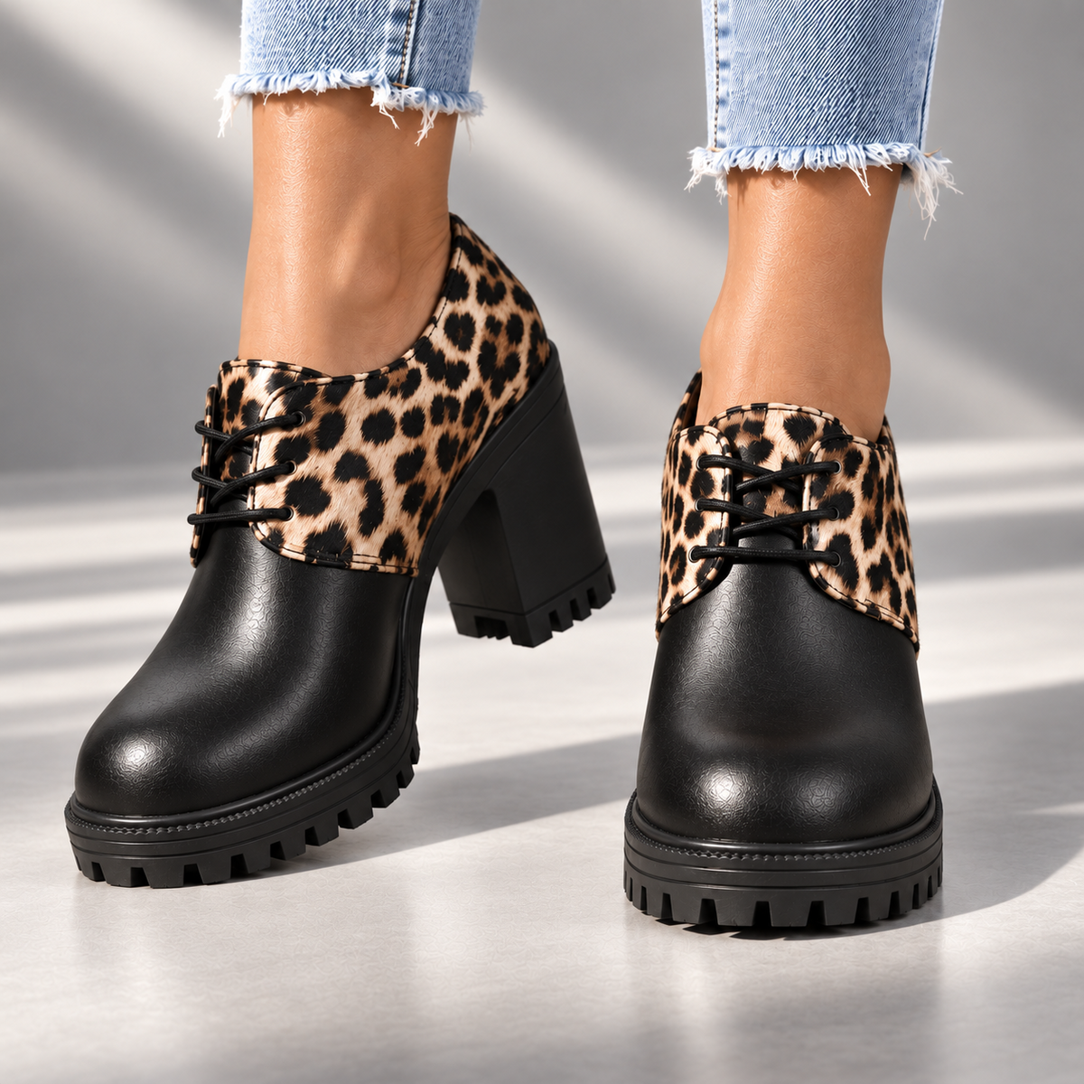 Roxie | Szpilki Retro w Panterkę