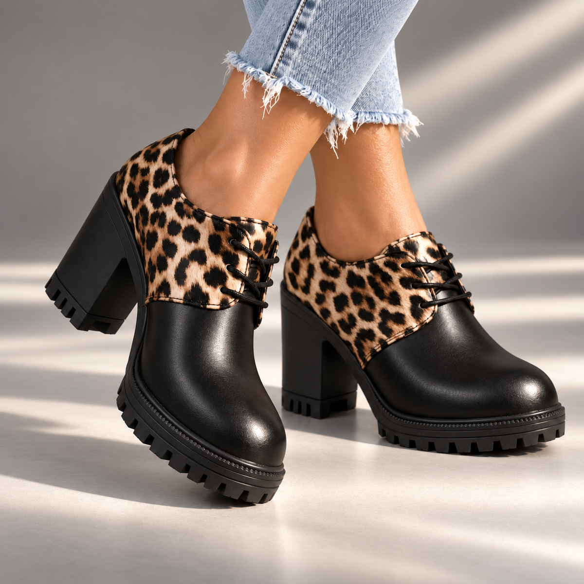 Roxie | Szpilki Retro w Panterkę