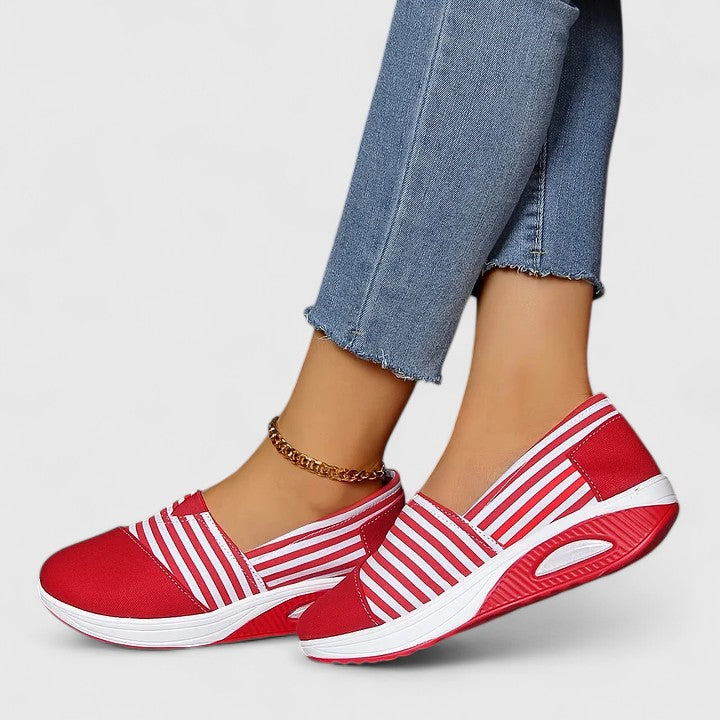 EDYTA | Wsuwane sneakersy w paski