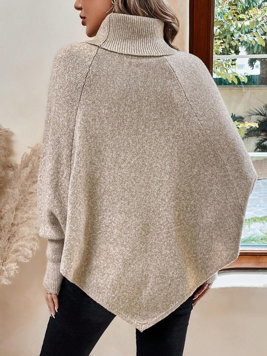 Adrianna – sweter ponczo z golfem i warkoczem