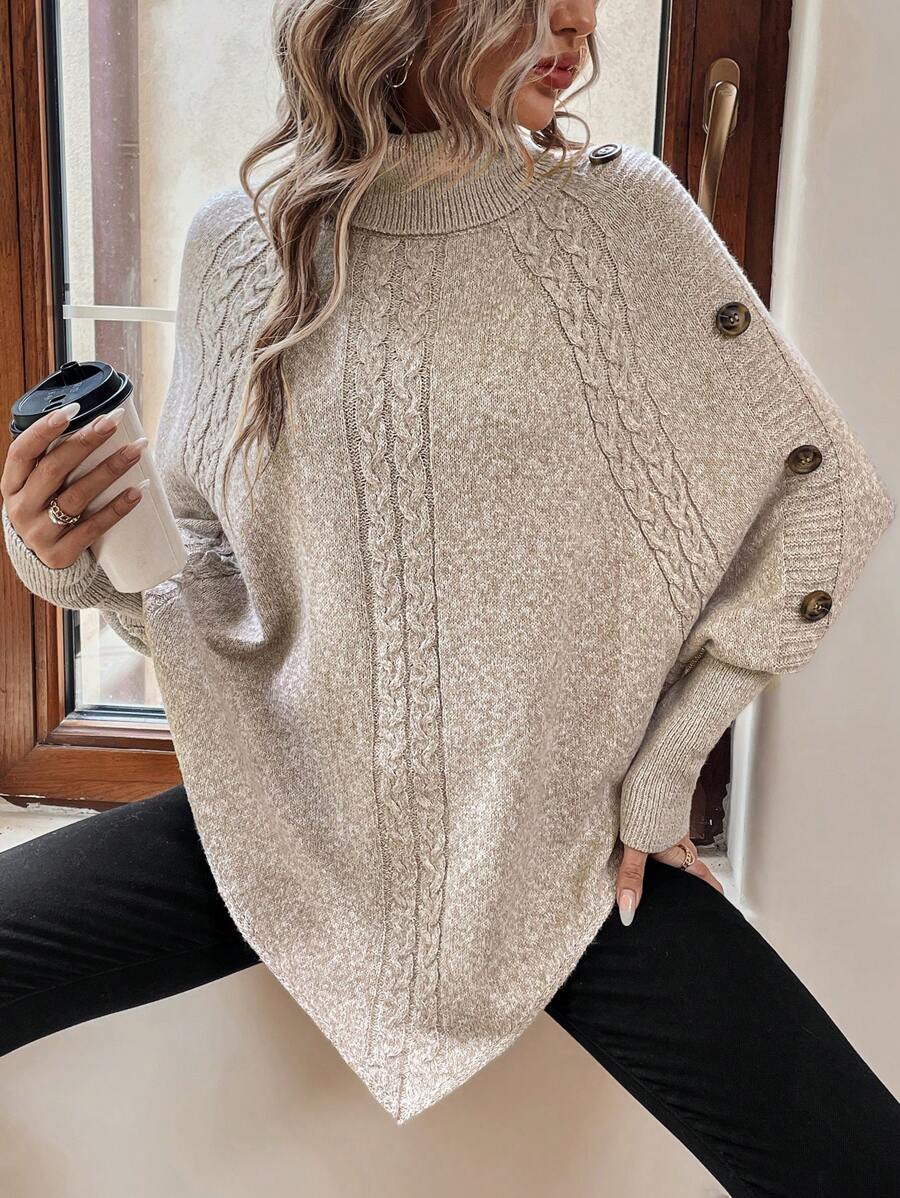Adrianna – sweter ponczo z golfem i warkoczem