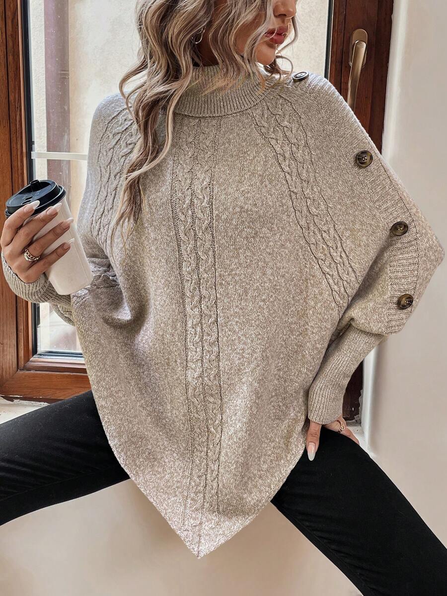 Adrianna – sweter ponczo z golfem i warkoczem