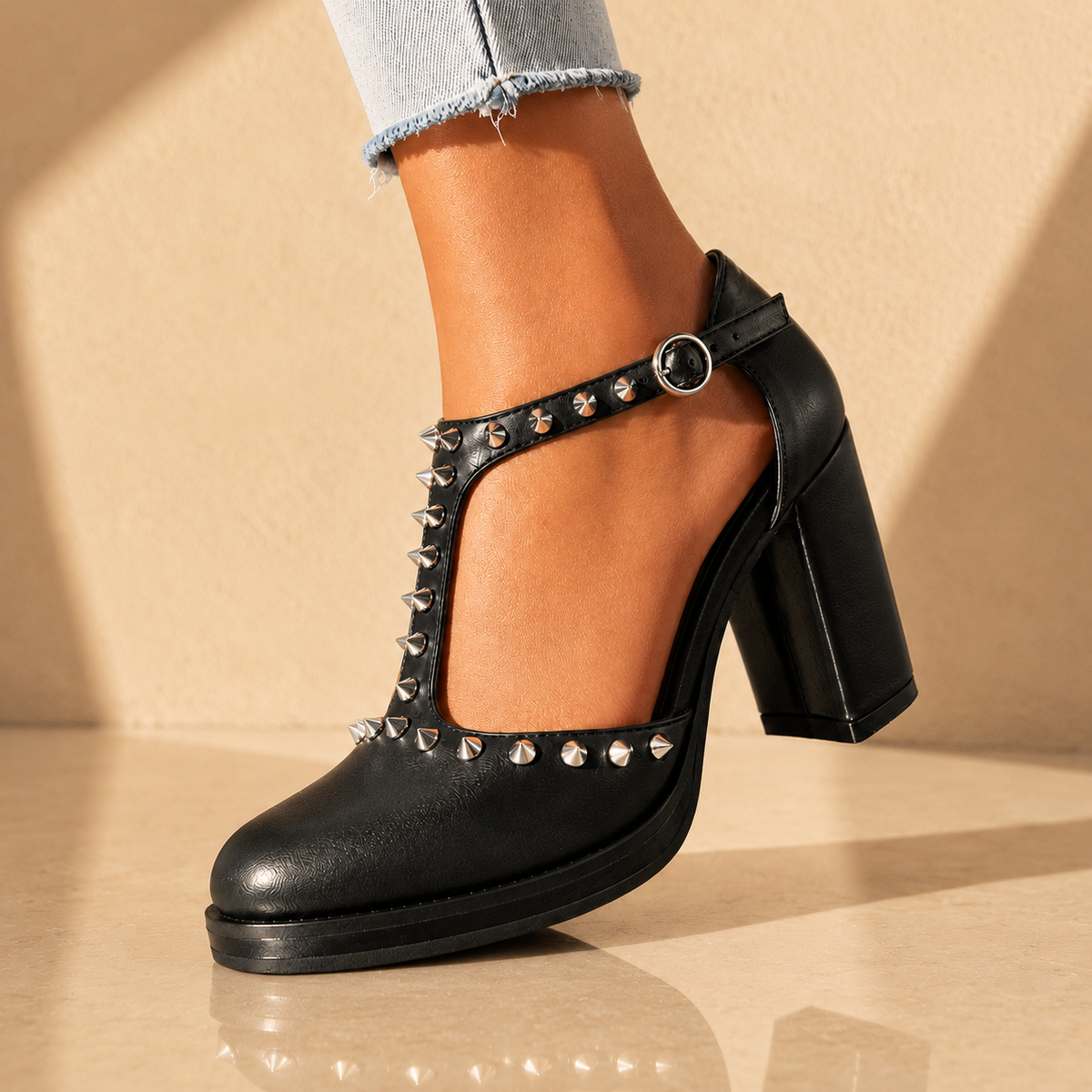 Rhianna | Retro Szpilki z Nitami