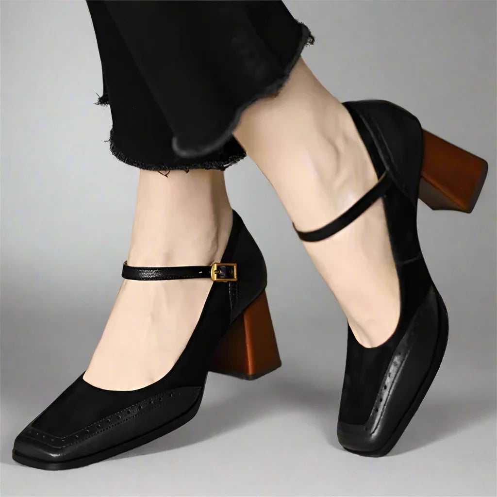 Vivienne | Szpilki Zamszowe z Detalem Brogue