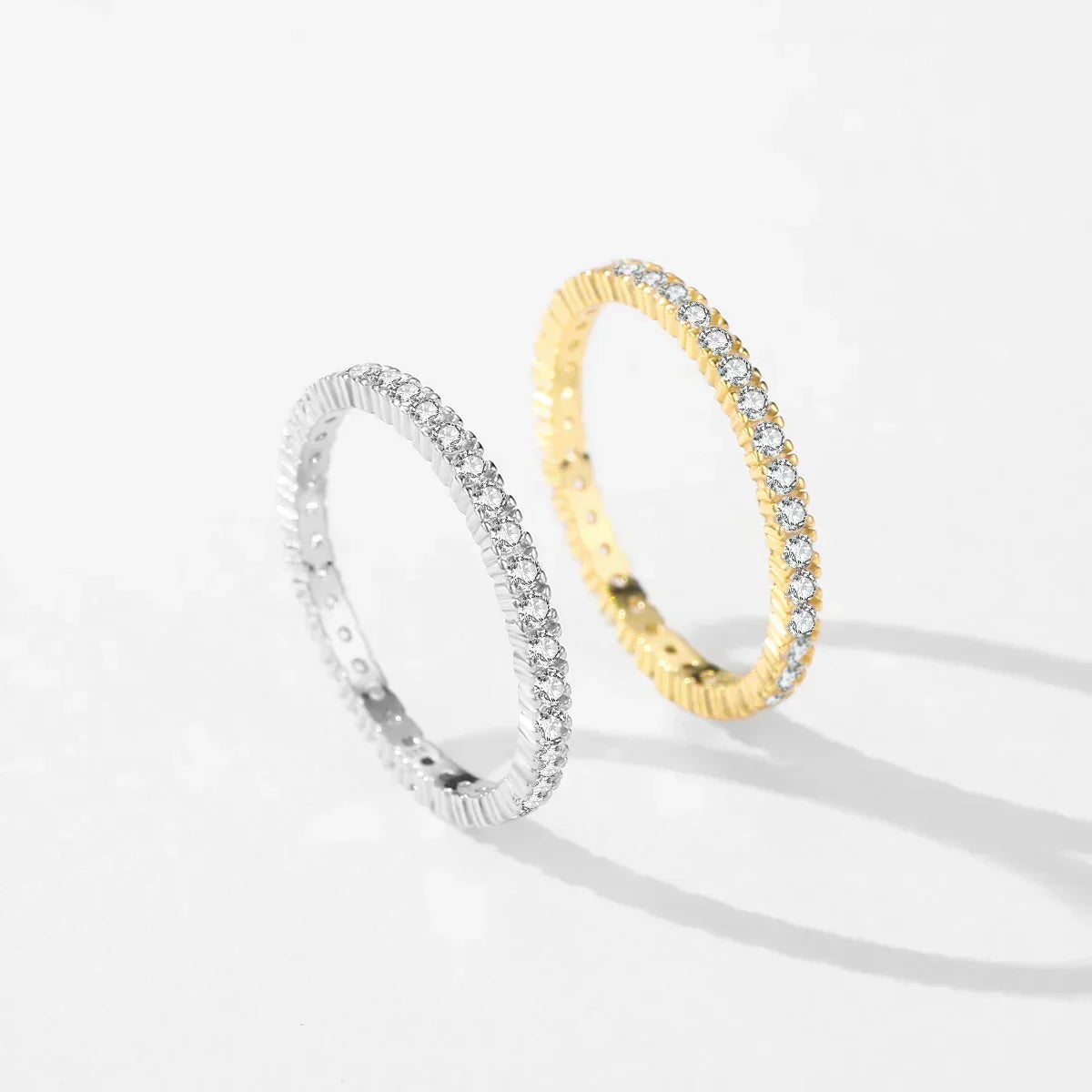 Minimalistyczny pierścionek Eternity ze srebra 925