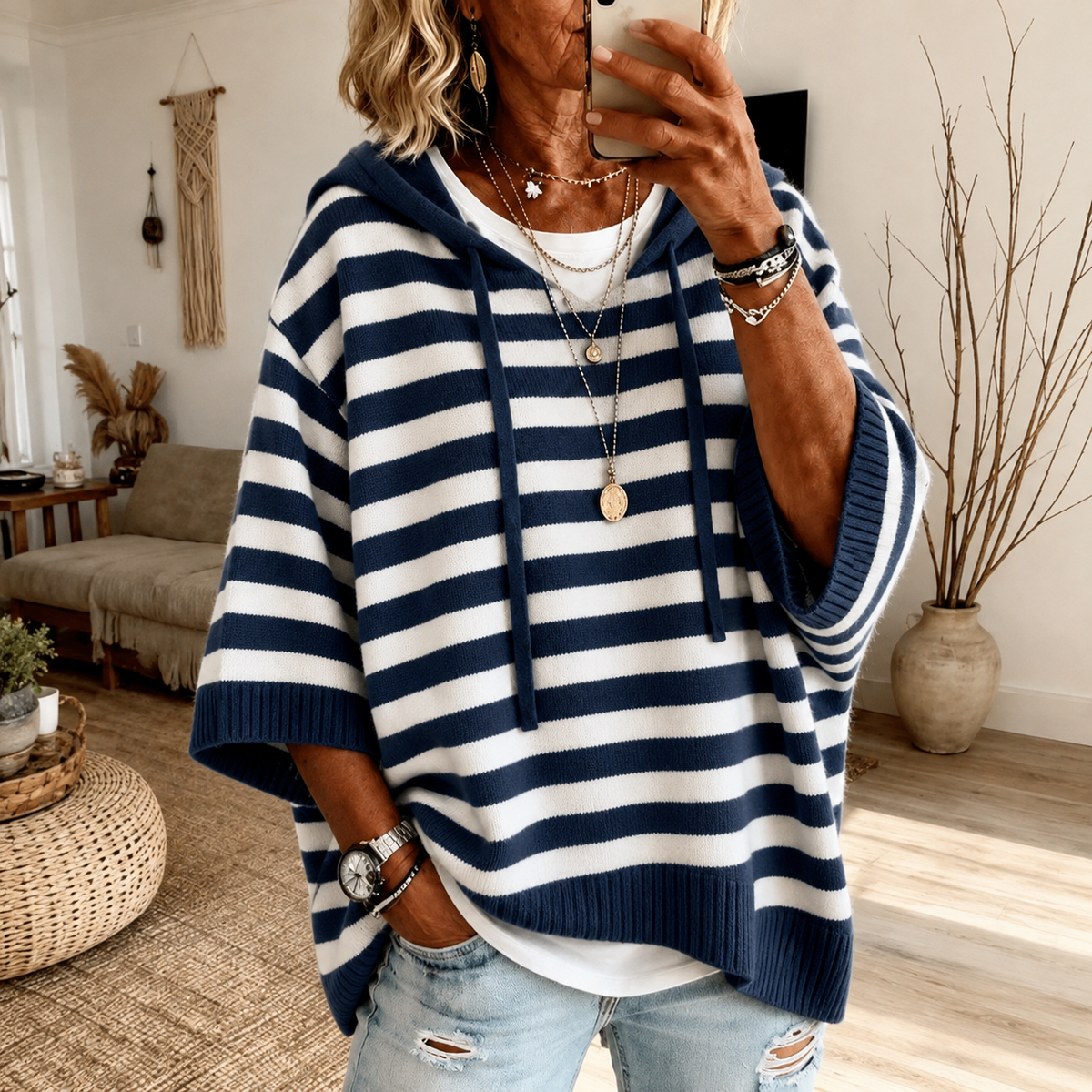 Martyna – Sweter Ponczo w Granatowe Paski
