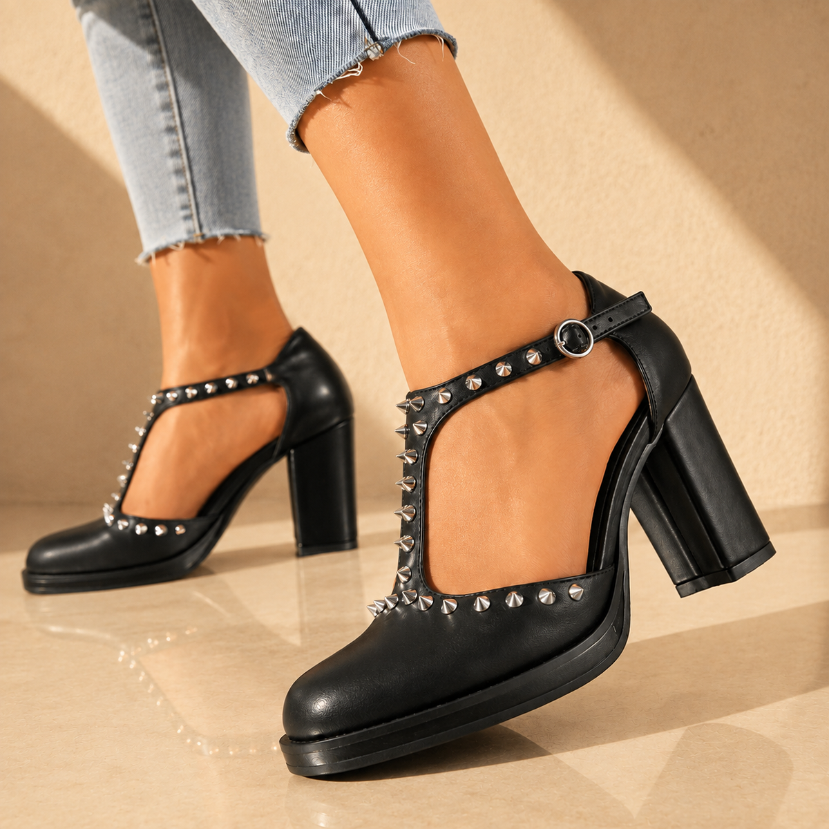 Rhianna | Retro Szpilki z Nitami
